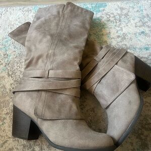 Fergalicious Knee-high boots: Sz 10 (Wide Calf)